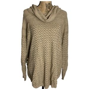 NWT Eight Eight Eight Taupe zig zag turtleneck top